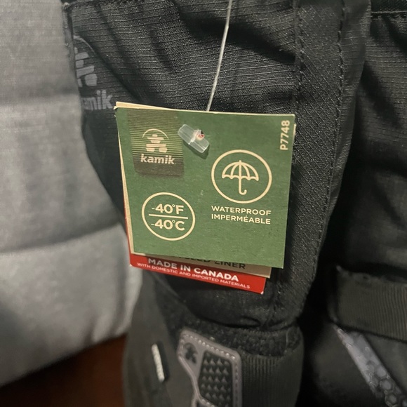 BNWT Size 6 Kamik winter boots - Picture 2 of 14